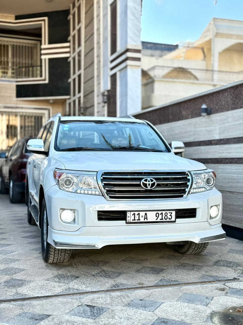 السلام عليكم 
لاندكروز 2012 فطيم خليجي بيها قطعتين صبغ
باب خلفي وجاملغ خلفي جهة اليمين بدون دواخل
محر 8 سلندر 4600 ماشيه 192 كم حقيقي
فول مواصفات سياره جاهزه بدون نقص
العنوان بغداد السيديه
السعر 325$
للاستفسار ***********
