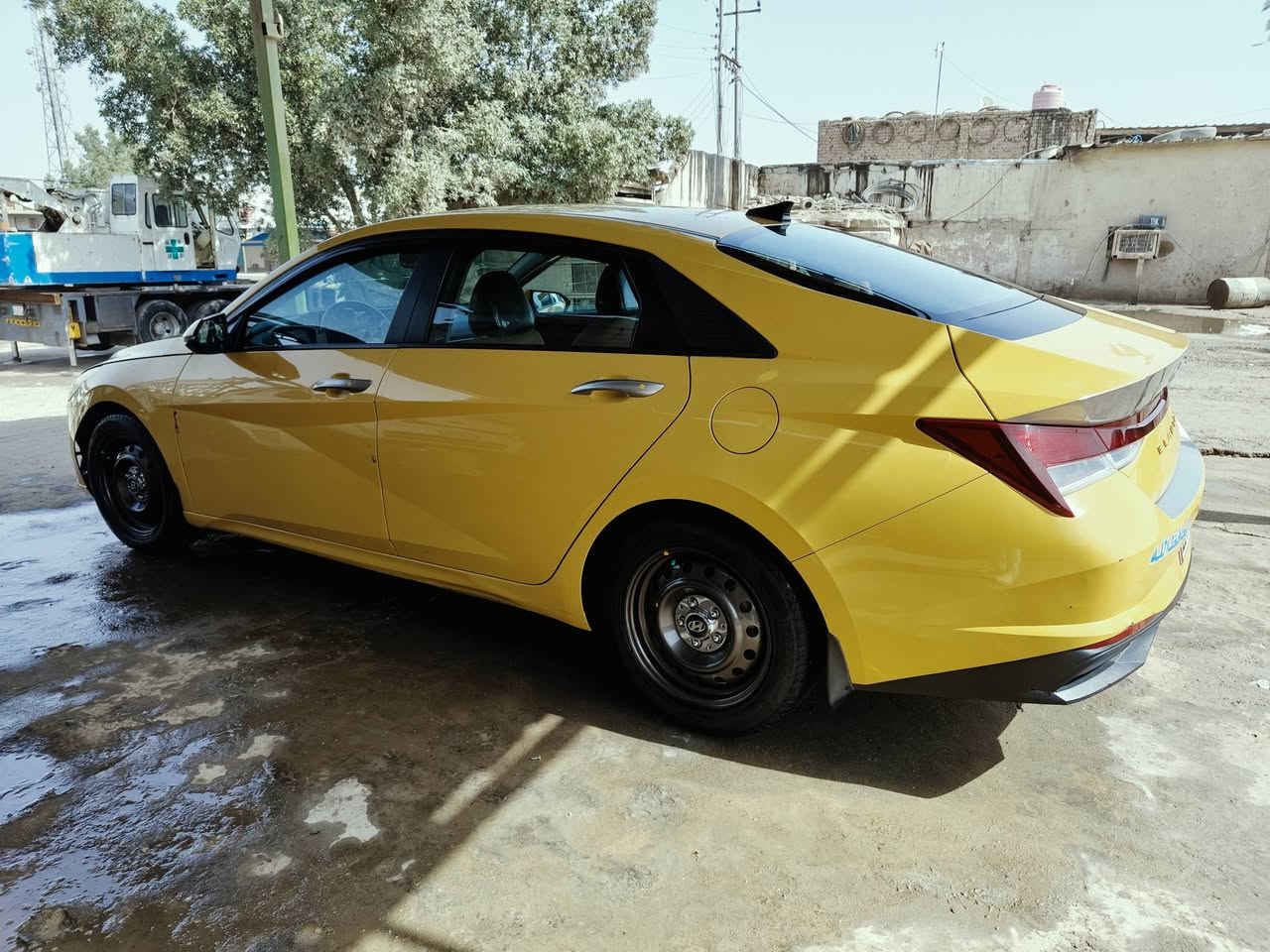 سلام عليكم شباب النترا 2021  سياره صور الحادث موجوده بنشر رقم بغداد انكليزي مصفر هيئه غرامات بسمي تحويل ثاني يوم الستفسار (***********) رقم صاحب السياره ابو مصطفى
