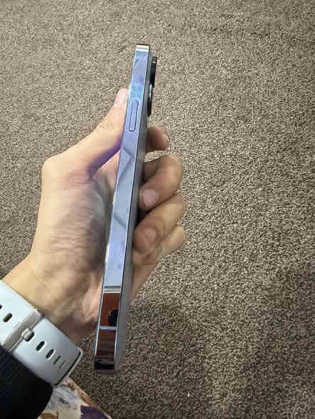 السلام عليكم ايفون ١٣ برو ماكس ذاكره ٢٥٦ بطاريه ٨٦ الجهاز مبدل كامره نوعه كلش زين والعدسه مكسوره والضهر هم مبدل الباقي كله شغال نموذج m وبي سواد بل طرف مال شاشه فقط بكان السواد مرات يلمس مرات لا يعني باقي الشاشه مابي شي فيس ايدي شغال السعر ٣٧٠ وبي مجال بسيط مكاني بغداد الاسكان شارع مستشفى الطفل الاستفسار الاتصال على الرقم ***********
