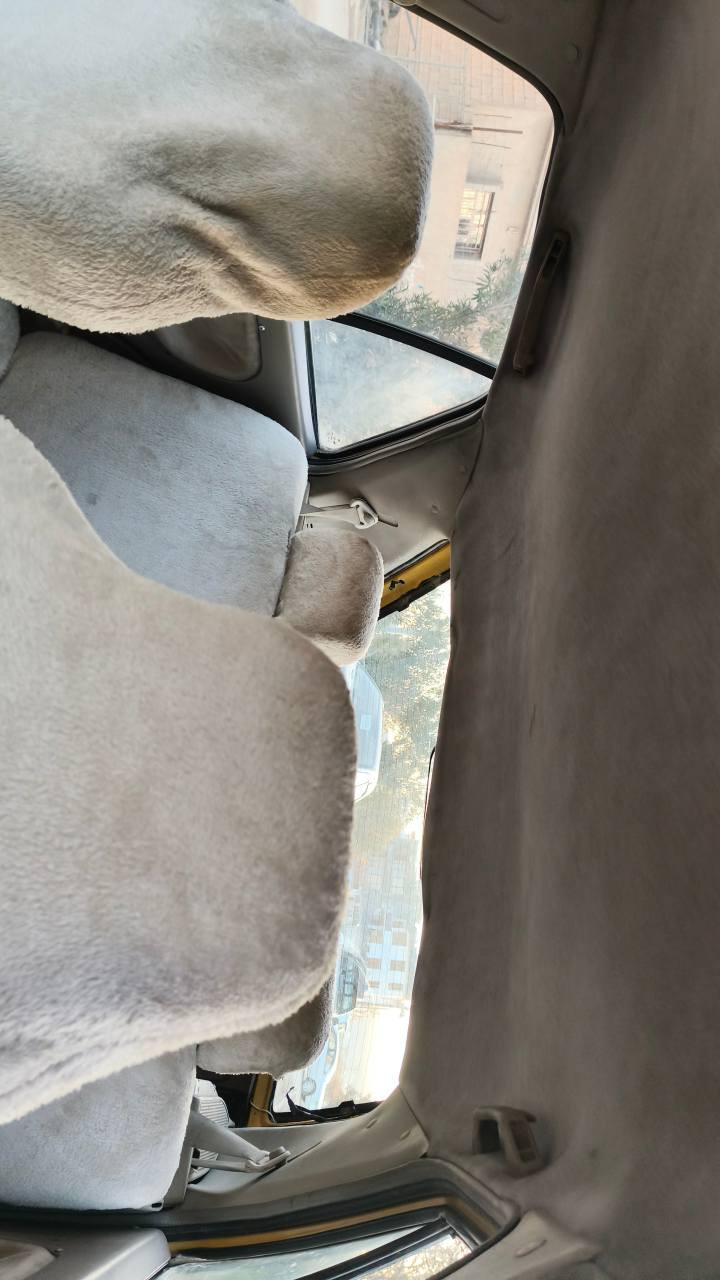 شيري سنه وي پلاستيك به شرتي حاسيبه و ئه وليات موديل 2009
گيرو مكينه ي به شرت تا زه مكينه ي تشفيت كراوه سياريه زور جوانه به س ماشلاي ئه ويت دواو بيشي ليدراوي نيه سعري 16 گلاو معمله 
شوين ;چمچه مال بو زانياري زياتر زماره ي خاوني ***********
اسيا *********** شمشمل, السليمانية
