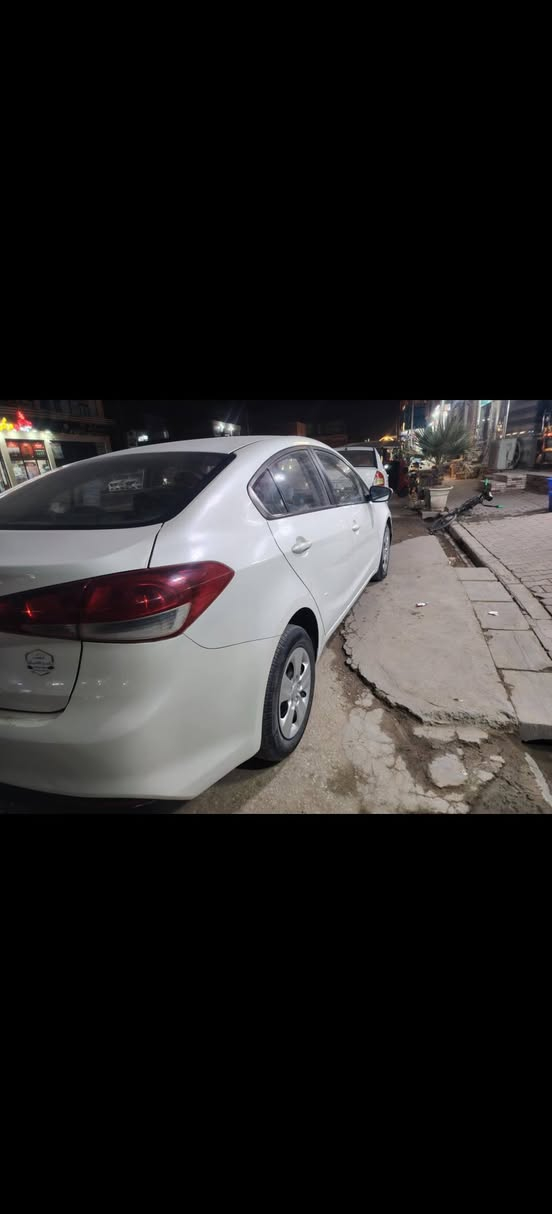 سيراتو ٢٠١٧ رقم أربيل دولي رقم جديد سياره مكفوله كفاله عامه لا صبغ ولا بارد السعر ١٣٥ بيهه مجال قليل *********** مخول بل نشر فقط اتصل
