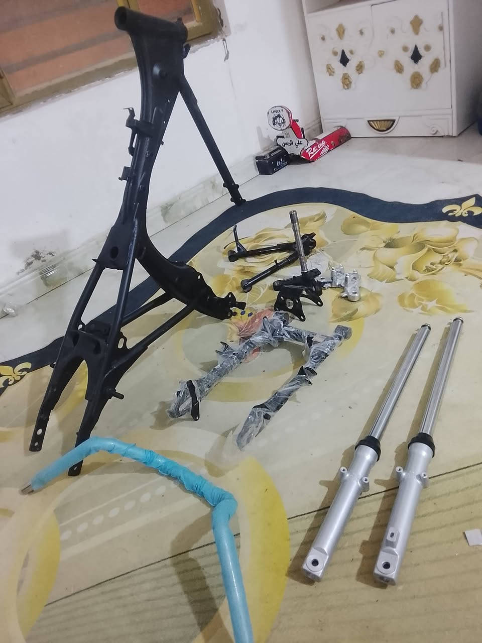 السلام عليكم اغراض للبيع جدد قبل يومين من اشتريتهن ردت عمر بطلت ادوات العنوان بصره بالخصيب ام النعاج بس الشرايه يجون سعر 175 الرقم ***********
