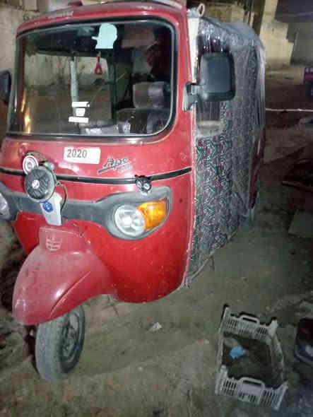 تكتك بياجو مرقمة واسط فقط سنوية لوحات مامستلم اواجهك ويه راعيها وتفاهم وياه يريد يسويلك وكالة لو يحولك انته وياه بعد 
تكتك كاملة مابيها نقص كلشي تنكر سلف وتطلع مكينة تجفيت عام كهربائيات دوشمة كامله مثل ماموضح بالصورة مكاني بالكوت السعر قفل مليون و 700 تجي تفحص وسويلك مكاتبة ونطيك رقم صاحبها الشرعي ومستمسكاته وعنوانه وتتوكل بالله 
اتصل وبالخدمة ***********
