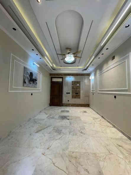 ⁨ ⁨#للبيع بيت smart home في #السيدية !

🏡 تفاصيل العقار:

 المساحة: 150م
 الواجهة: 7.5م 
النزال: 20م

الطابق الأول: صالة لأستقبال الضيوف، حمام ضيوف، مطبخ حار وبارد، غرفة نوم، شلال داخلي، حمام بتصميم أنيق.

الطابق الثاني: 3 غرف نوم ثنين سويت بالاضافه الى حمام ملحق 

الطابق الثالث: غرفة نوم بالاضافة الى حمام ملحق

📍 موقع مثالي:
يقع المنزل في السيدية مربع الاقصى 
لبيت مجهز بأحدث المواصفات العصرية 

. البيت بنظام Smart Home منزل ذكي.
. نظام لمس Touch point.
.البيت بالكامل مغلّف بارقى انواع المرمر الاسباني. 
.البيت مجهز كامرات مراقبة مع WiFi. 
.شبابيك دبل جام عازل.

#لمعرفة #السعر #الرقم ( 1 ) #سأتي #السعر #مباشره

📞 للمزيد من التفاصيل أو لحجز معاينة، اتصل بنا على:
 ***********
***********
#العقاري عمر محمد
