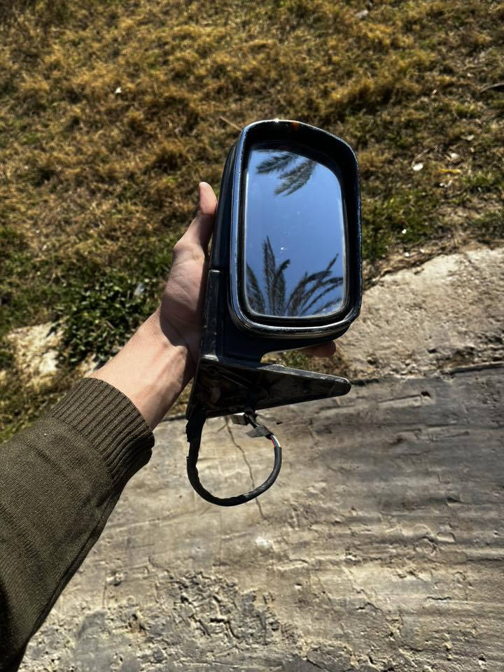 سلام عليكم زوج مري اصلي سيدان لوك عليهن ختم تويوتا كهرباءيات سعر قيم وخذ وهاذ رقمي ***********
