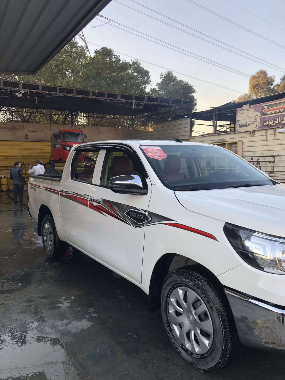 السلام عليكم تيوتا موديل ٢٤ كير عادي ماشيه ٢١ باسمي العنوان بغداد *********** الشري ياتصل
