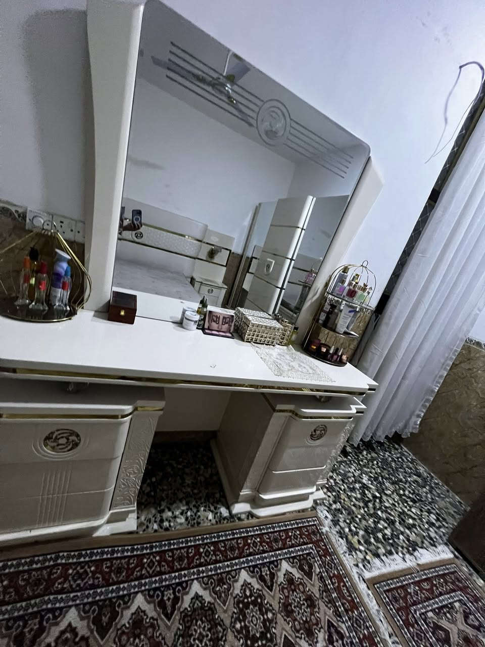 غرفه مستعمل اخت الجديده للبيع المكان بغداد الزعفرانيه 
السعر مليون وربع و بي مجال للطيبين


**إذا كنت صاحب هذا الإعلان وتريد حذفه لأي سبب، رجاءا أرسل رسالة إلى الدعم الفني**