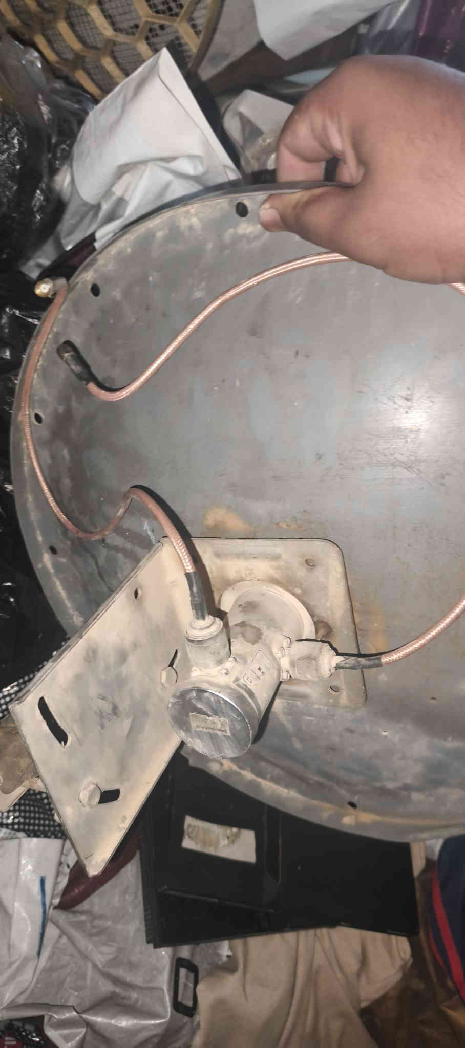 سلام عليكم 
روكتات xw عدد ٤ 
انجكترات مع محولات 24 v عدد ٦
فلات LHG 5 عدد 4 
دش انتي انويز ١
دالتا لنك حجم 31 عدد واحد
سيسكو 2950
سيسكو 2960
سويج دي لناك 
عنوان بغداد توصيل موجود ***********
