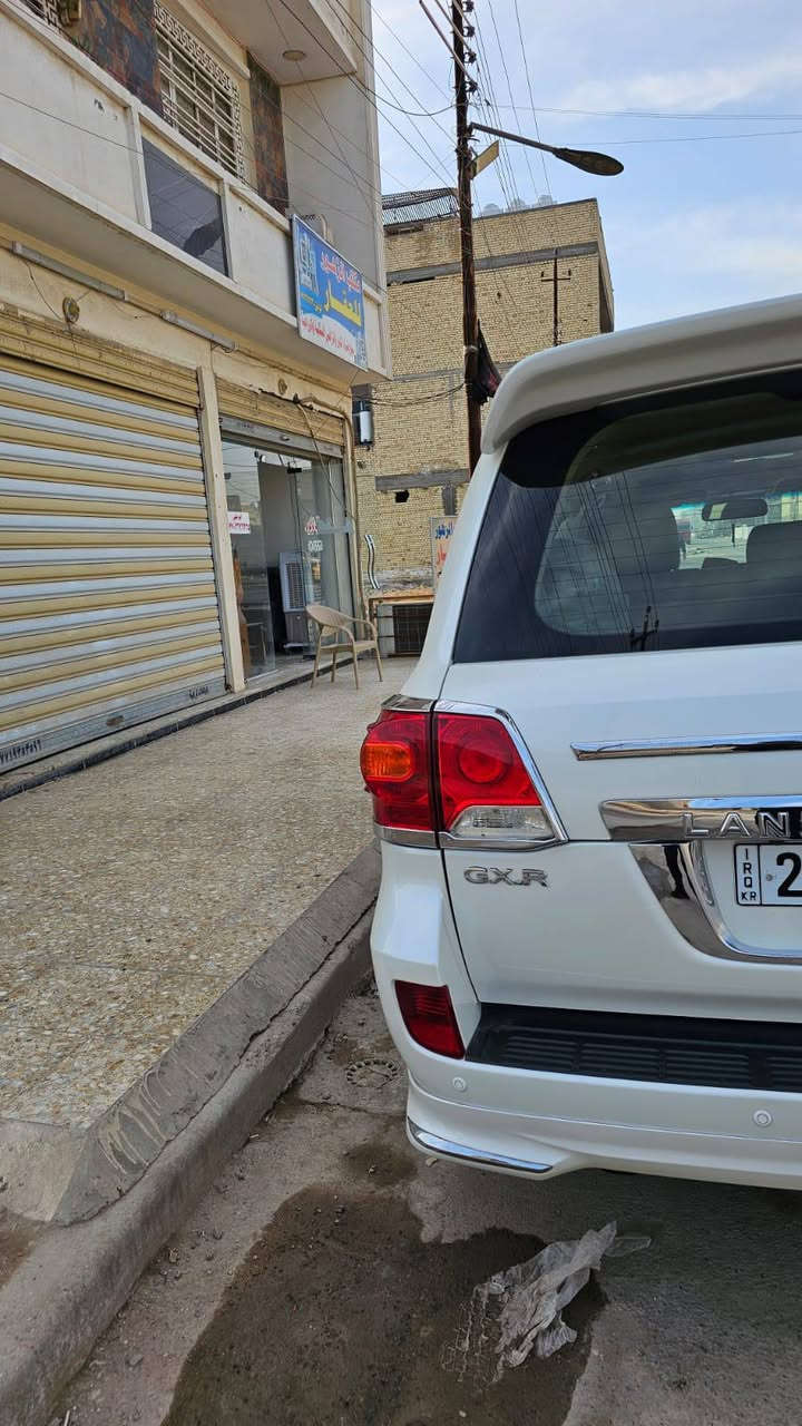 السلام عليكم للبيع 
تيوتا لاندكروز  للبيع موديل 13 
6 سلندر ابريم  

مكفوله من ( الضربه والصبغ والتبديل )

 السياره بسمي ارقام جديده شمالي اربيل 
مكان السياره/بغداد 
اتفاصيل التصال 
***********
