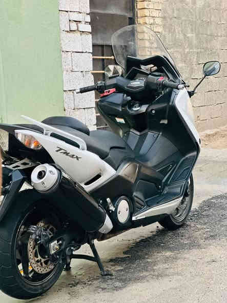 السلام عليكم
TMAX 2014   530
دراجة بحالت الوكاله مكفوله كفالة عامله من كلشي دشبول احمر يعنى وارد ياباني
ماشيه ٣٠لف
سويجين اي بي اس
مكاني بغداد الزعفرانيه راقم ***********
السعر ٤٦ وبيها مجال بصيط
