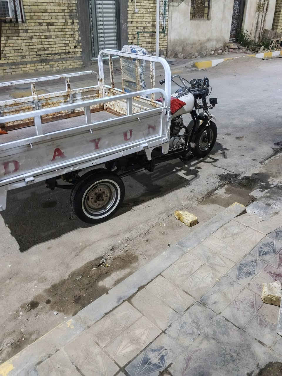 السلام عليكم ستوته كلك مريض ما بيع  مكينه ما مفتوح برغي بيه  نضيفه كلشش توير 3 جدد بدي نضيف  سلف هندر كهربايات كله شغاله ناصريه مركز  ***********
