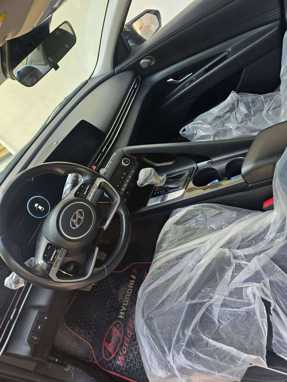 السلام عليكم 
النترا امريكي موديل 2023
السياره بيها صبغ بنيد وجاملغ بدون دواخل 
بسمي تريد تحويل او وكاله 
ويرهم مراوس 
فول مواصفات عدا الفتحه كل المواصفات بيها 
السعر 134$
***********
