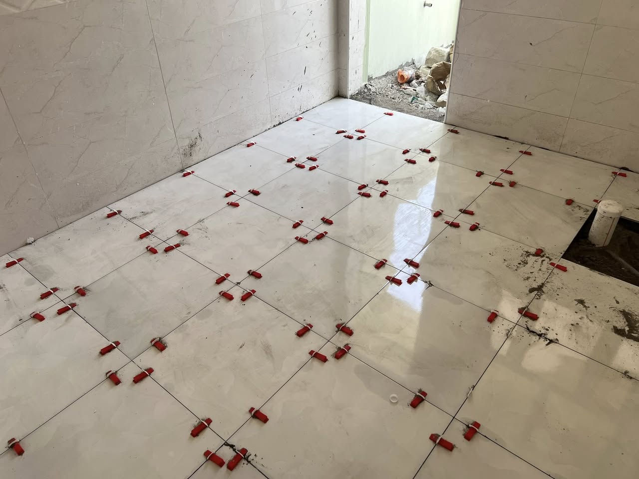 بسم الله الرحمن الرحيم 
 خلفه سيراميك 🏩مستعدون لعمل كافه السيراميك👍بورسلين اب120 ×60
👷‍♂️ جداري وارضي  حسب طلب ابو البيت ماده اسمنت👇شغل درجه اوله شغل ع اليزر وكبان  قطع السيراميك في القاطعه   🔨 وتدالل 🌹الشغل داخل البصرة📞رقم***********  متوفر واتساب 👉
