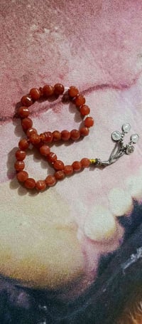 عقيق يماني   مراوس  بجزع يماني أو فيروزي  شعدك مراوس تعال وتساب وتدلل ...