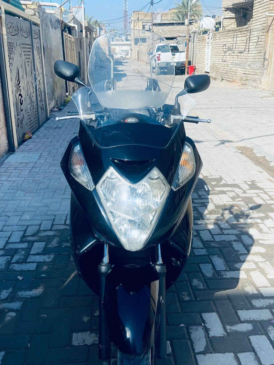 السلام عليكم 
سلفر ونج 400
(اوفر) 
(دشبول نفخ بنفسجي) 
( جامه قطعتين) 
(منضومه زنون اصليه) 
(تخم تاير جديد) 
الدراجه امفوله معنه الكلمه 
اشوكت ماتجي نكر سلف 
مكفوله برغي ما ممفتوح
حماوه ثابته_ _   3  _ _
كيج   _ _200 _ _
كهرابات شغاله كلهه  
مكاني بغداد حيور 
سعر  __ 15 __    
رقم الفاتف ***********
