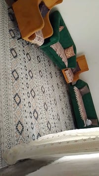 تخم قنفات للبيع 8 مقاعد  نضيف ومرتب  العنوان بغداد  سعره 350 للاستفسار...