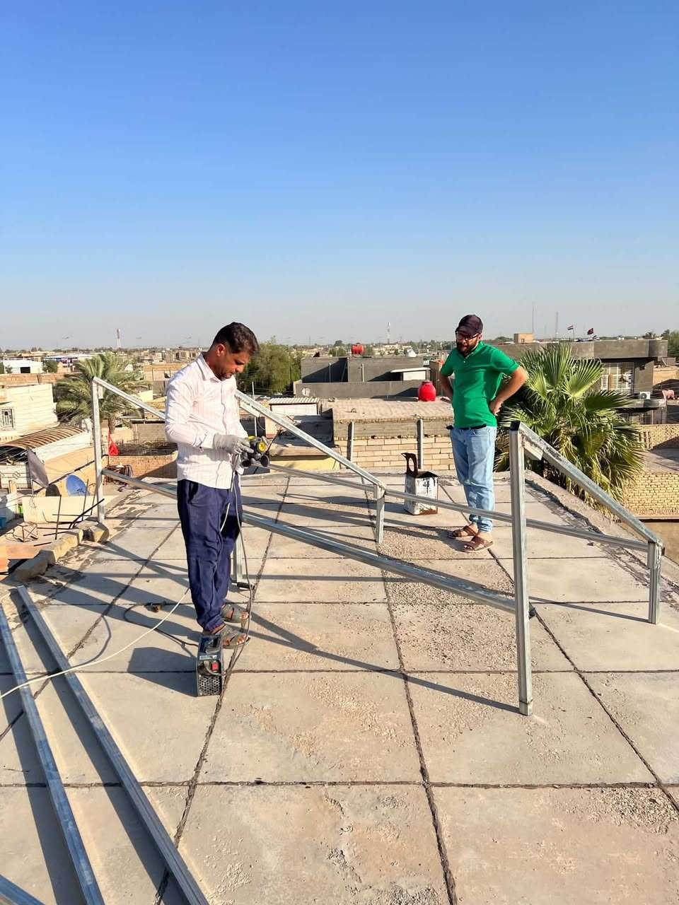 💯 بيت اخر يودع المولده
⚜️ مشروع جديد يضاف إلى سجل نجاحاتنا في مجال الطاقة الشمسية ⚜️
تم بحمد الله تجهيز وتنصيب منظومة طاقة شمسية متكاملة بمواصفات عالية الجودة لتحقيق أفضل أداء واعتمادية على مدار الساعة.

🔹   ألواح  LONGi X10 الأصلية  عدد 8
🔹 انفيرتر 6KW Deye  عالي الكفاءة
 🔹 بطارية ليثيوم Deye 16 KW
 🔹 تشغيل نهاري  16 أمبير
🔹 تشغيل ليلي  إلى 16 أمبير
🔹 إنتاجية ممتازة وشحن مستقر
 🔹 تصميم احترافي يضمن أعلى استفادة من الطاقة الشمسية
 🔹 تقليل الاعتماد على المولدات والكهرباء الوطنية بشكل كبير
☀️ لأن راحتك تستحق الأفضل، نوفر لك حلولاً متكاملة تعتمد على أحدث التقنيات العالمية، مع تنفيذ احترافي ومواد أصلية وكفالة حقيقية.

نحن لا نبيع منظومات فقط... بل نوفر ثقه و ضمان. وراحة واستقراراً لسنوات قادمة.

📞 للاستفسار والحجز: ☎️ ***********
☎️ ***********
☎️ ***********
⭐ طاقة نظيفة • توفير مستمر • أداء موثوق ⭐

