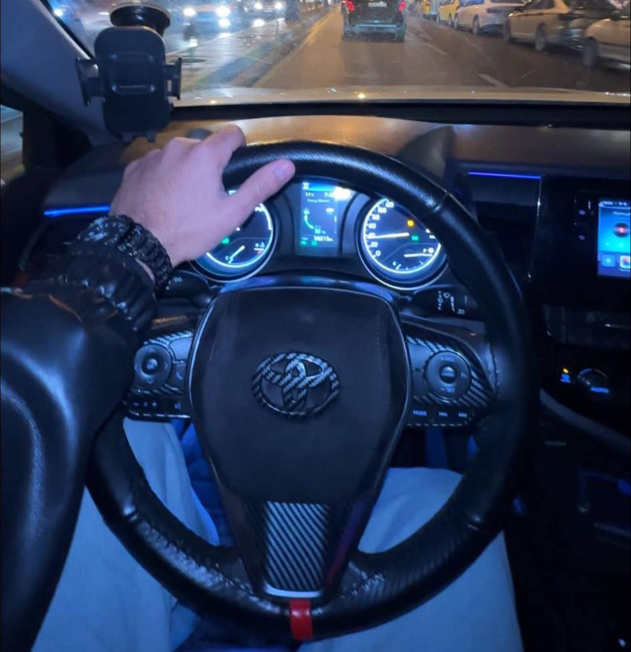 TOYOTA CAMRY 2023
صبغ عام توحيد لون بدون ضرر 
موديل 23
3 انضمة قياده تحكمات ستيرن 

تبريد قطعتين 

كامره خلفيه 

شاشه  تدعم Apple CarPlay / Android Auto

مقاعد جلد احمر

مزروع بيها انارة led ماركه عالميه VAIS Technology

هاند بريك بصمه

مستشعر دخول ذكي

مثبت سرعه 

ABS مانع انزلاق
مصابيح LED بلادي +ليد نهاري

 رقم بغداد مشروع وطني مكان السياره موصل

واتساب ***********

خاص مفتوح
