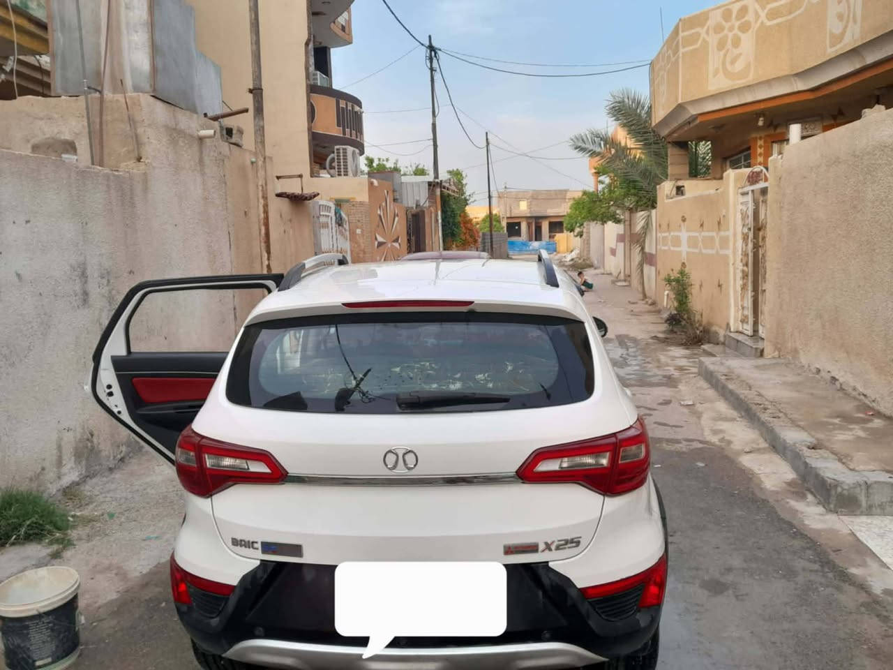 � للبيع – سيارة BAIC X25 موديل 2020
📍 الموقع: ديالى الخالص
📌 رقم: ديالى رقم انكليزي سنويه لل 2031
🎨 اللون: ابيض
📄 السيارة: حرة ثاني يوم باسمك
ماشيه :  28 الف

⚙️ المواصفات:

محرك 1500 سي سي (تيربو)
گير أوتوماتيك سبورت
مكينة وگير ياباني
شاشة لمس
حساسات خلفية
تحكم بالستيرن
إشارات بالمرايا
مثبت سرعة
تبريد شغال
كشنات جلد
السعر : 85 وبيها مجال
💎 سيارة نظيفة
للإستفسار التواصل : ***********
