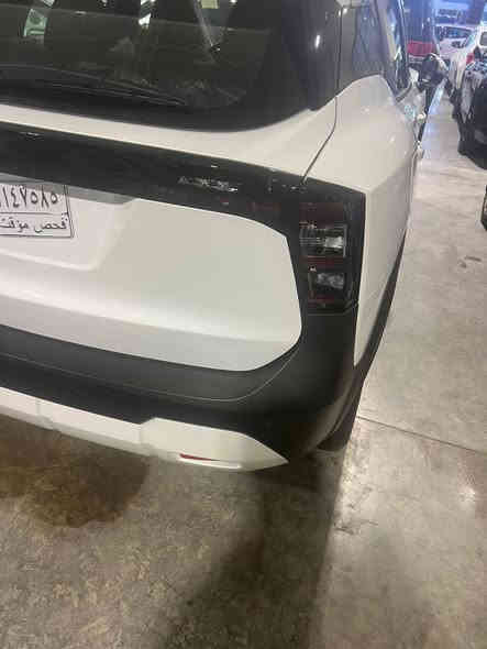 تتميز نيسان كيكس S 2WD  خليجي زيرو مال شركة موديل 2025 بمحرك  2.0  ونظام دفع أمامي. تشمل المواصفات الداخلية شاشة لمس وسطية قياس 12.3 بوصة،
وشاشة عدادات رقمية بنفس الحجم،
ونظام صوت متصل بالبلوتوث،
 وواجهات آبل كار بلاي وأندرويد أوتو.
حساسات
توقف ذاتي
بصمة + تشغيل عن بعد
مانع انزلاق  
 جام كهربائي
كامرة خلفية
ماصدات ليد وزنون

.السعر ٢٣٠$ للاستفسار الاتصال على الرقم***********
