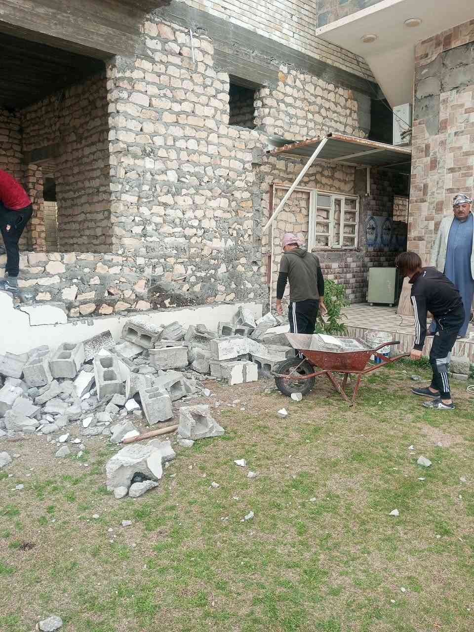 سلام عليكم  / يوجد كادر عمل جاهز  تصعيد مواد  / تنضيف بيوت  / تفليش  / تكشيط  / دفن نهري  / شقلنه ليل ونهار  / وماعليك بكلشي تاخذ شقل جاهز مني  / ومعداتنه جاهز وسياره تجيك للبيت ماعليك بس تصال على رقم/  ، ***********
