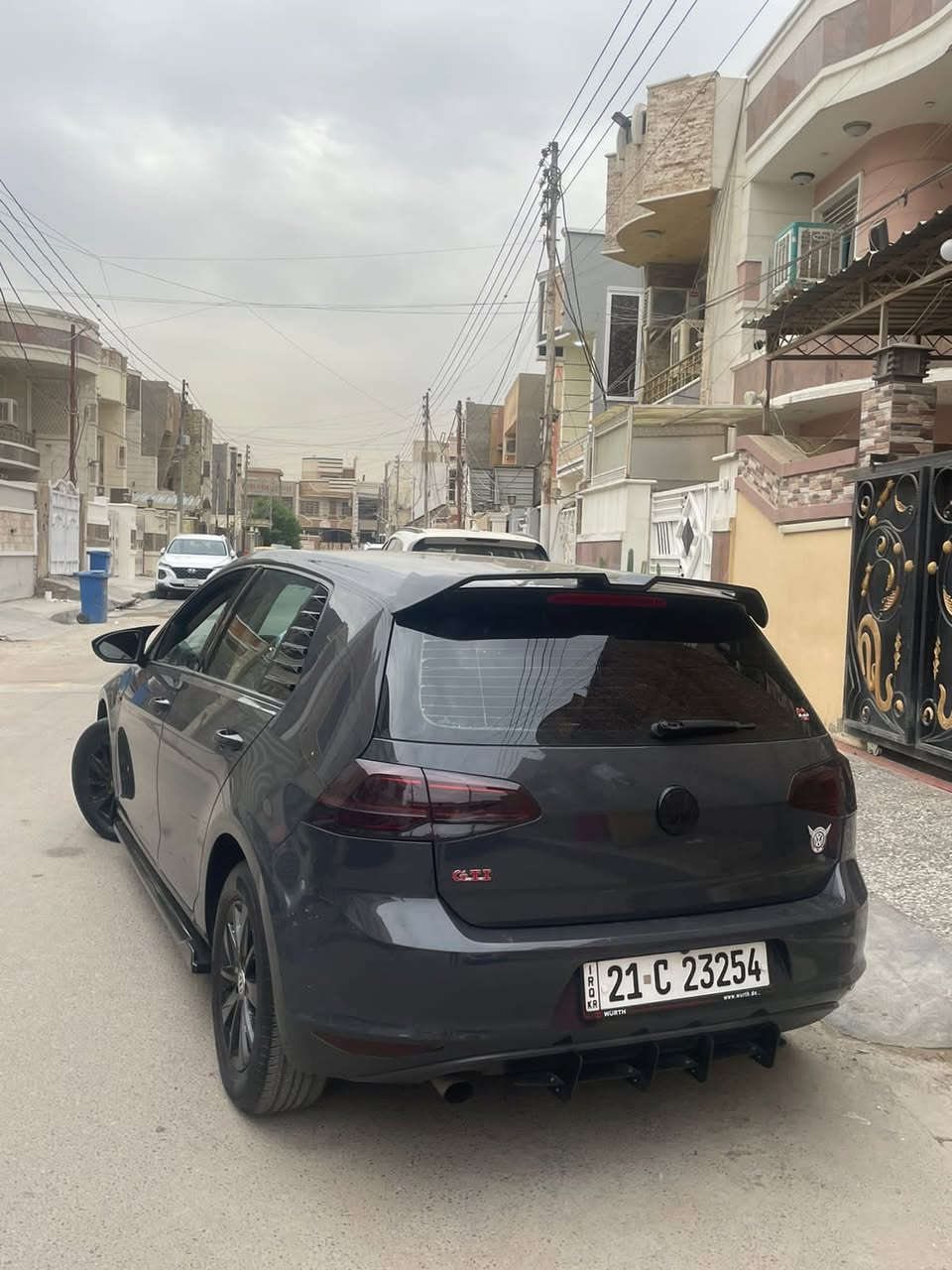 كولف 2014 Tsi لون سمنتي محرك 14T موصفات اتو هولد هندبريك بصمة حساسات امامي خلفي شاشة كبير كامرة خلفي تحكمات ستيرن تثبيت سرعة كير سبع نمر حادثها ربع جامرلخ وبونيد بخ. السعر 105 بي مجال بسيط للطيبين للاستفسار ***********📞 مكان السيارة كركوك
