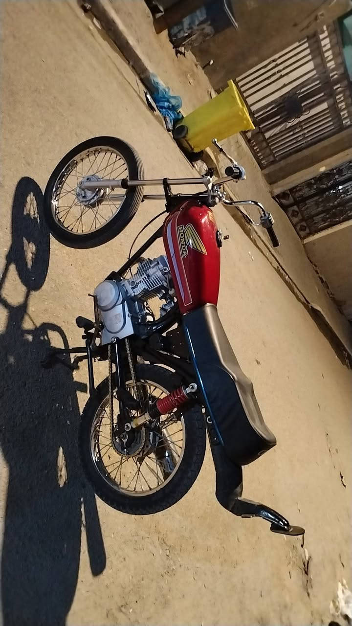 السلام عليكم دراجه ايراني للبيع ادوات اي شي ما ناقصها دراجه حلوه ستوها معمره  مكاني بصره جمعيات السعر 500 مقفوله من السارقه*********** برنامج الفيس فقط واتساب
