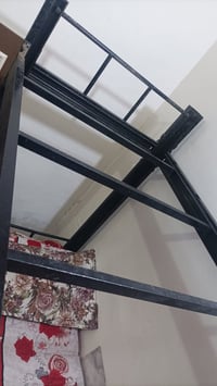 جرابايه طابقين جديده 100/100 السعر 80 الف و بيها مجال. الاتصال 0775987...