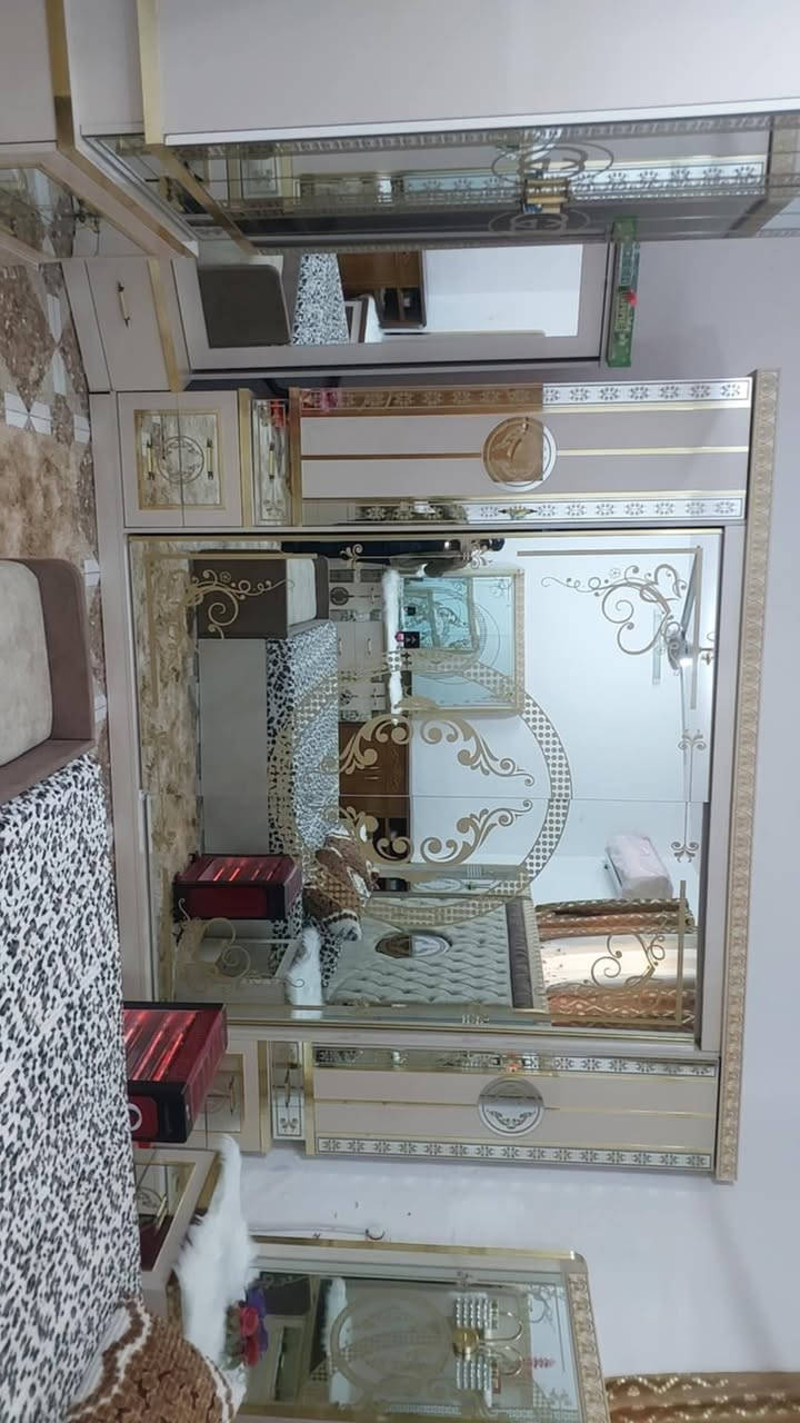 غرفة تركيه درجة أولى أخت جديدة استعمال قليل السعر مليون وتسعميه بيه مجال رقم الهاتف *********** بغداد الطارميه
