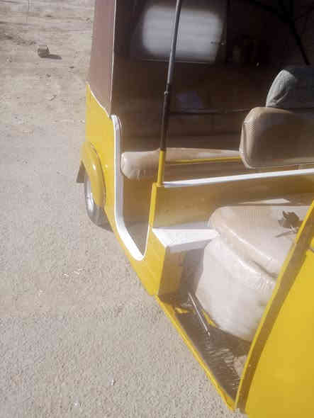 سلام عليكم شباب تكتك لبيع أوراق شاكر ابو مجر مكينة لاتبخير ولا تنقيص وبيه ضربه بل غد ستفسار ***********
