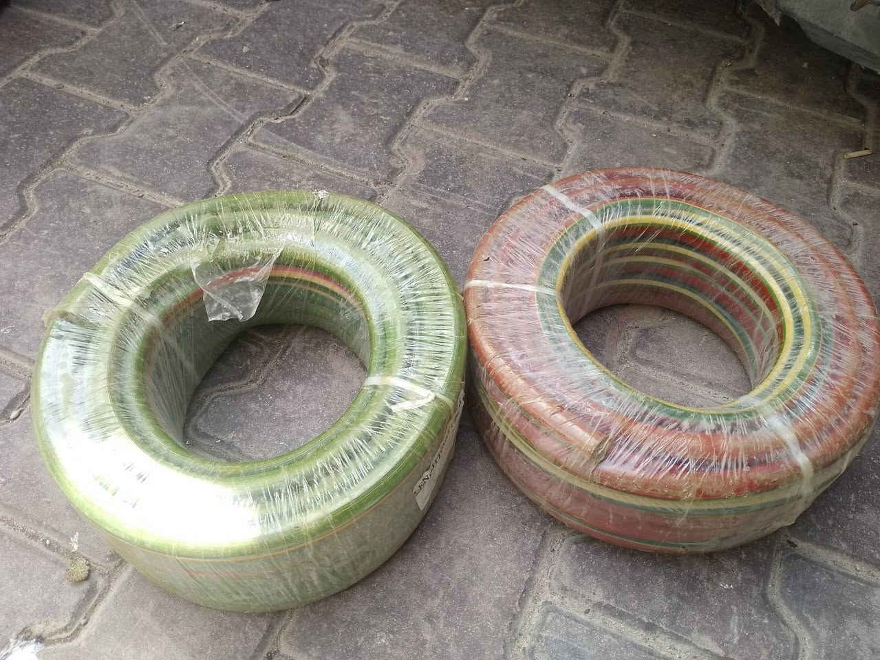 السلام عليكم ورحمة الله وبركاته
توفر لدينا مجموعة من الصوندات 20متر👉
بأسعار مناسبة جداً جداً 🎁
الموقع: بغداد المنصور 📍
الهاتف☎️ ***********📞
يوجد توصيل 🚚 جميع محافظات العراق 🇮🇶
