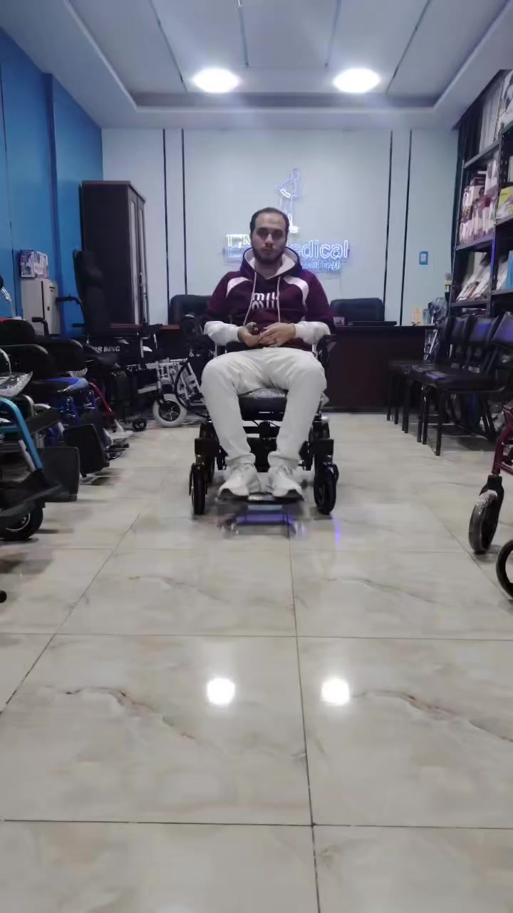 🚀 كرسي طيّارة ألومنيوم – خفة حركة وأداء قوي في كل مكان!
لو بتدور على كرسي كهربا يجمع بين القوة، الخفة، وسهولة الاستخدام… الحل عندنا 💪
🔹 هيكل ألومنيوم خفيف وقوي
🔹 بطاريات ليثيوم 12 – 24 فولت (شحن أسرع وعمر أطول)
🔹 مواتير قوية 500 وات لأداء ثابت وسلس
🔹 يتحمل وزن حتى 130 كجم
🔹 عجل صب أمامي وخلفي لتحمّل أقوى الطرق
🔹 يعمل بالريموت وتحكم عن بُعد بكل سهولة
🔹 قابل للطي – مناسب للسفر والتنقل
🎯 مناسب للبيت، الشارع، السفر… في كل مكان هتتحرك بأمان وراحة كاملة.
📦 متاح شحن لجميع المحافظات
📍 العنوان الرئيسي:
بنها – المنشية – شارع سيد القاضي – برج التطبيقيين – الدور الثالث علوي – خلف بنزينة كاميليا – شارع التأمينات والمعاشات
📍 فرع شبرا:
شبرا الخيمة – بجوار قسم أول – برج الشرطة – الدور الخامس – أمام سلم المشاة

📞 للتواصل:
01147789842
01093758084
01553710701
EM Medical – أفعال مش أقوال، وجودة تفرق معاك من أول استخدام.
#EM_Medical
#كرسي_كهربا
#كرسي_طياره
#مساعدات_الحركة
#اجهزة_تعويضية
#ليثيوم
#شحن_لكل_المحافظات
#بنها


**إذا كنت صاحب هذا الإعلان وتريد حذفه لأي سبب، رجاءا أرسل رسالة إلى الدعم الفني**