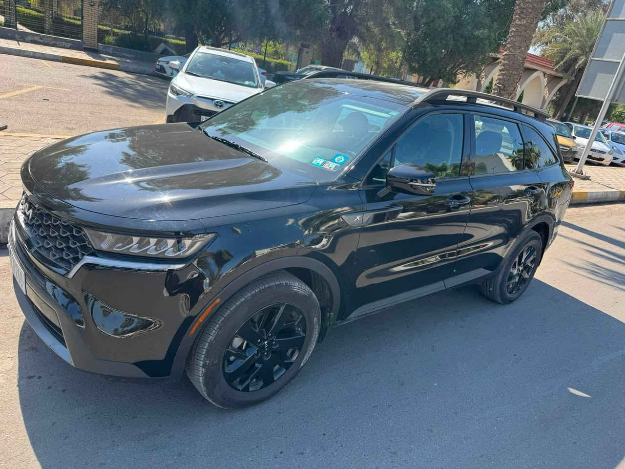 كيا سورينتو X-Line 2023 
السعر 205
٧ راكب  ماشية mil 11
محرك 4 سلندر 2500
بصمة تشغيل عن بعد 
داخل جلد  حساسات  أمامي  خلفي
شحن واير ليس 
اشاير بالمري 
شاشة  كبيرة لمس 
تبريد  قطعتين 
داخل جلد 
تدفئة كشنات 
نظام حفظ المسار  وبعد هواي مواصفات 
حادث السياره تبديل باب وجاملغ نفس ألون 
بدون صبغ بدون دواخل  
موبايل ***********  
مكاني / الكاظمية
