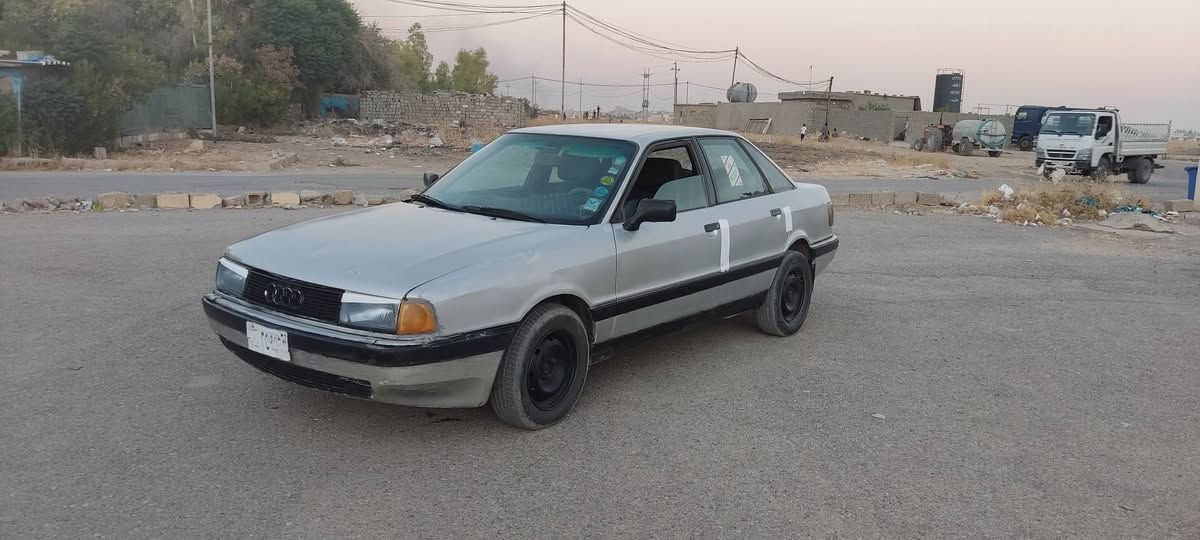 ئودي... نمونه ي جواني مؤديل91 ئارم پلاستيك سليماني ...هيج ليدراويكي نيه   پيشو پشتي كه پسه ... قه تره خايسي نيه سياريكه له سه ر ده قي خؤي ماوه... گيرو مه كينه ي به شه رتي 10 فيته...ر براوه وه رگه راو ليدراو به شه رت .. ته قه و ره قه ي به شه رت.. كاره باي به شه رت ئارم پلاستيك به شه رتي ئارموو ئه وليات هه موو گياني به شه رته..... نرخي 12 وه رقه و مه جاليكي برايانه ***********... ***********.... شوين هه ولير.... أربيل, العراق
