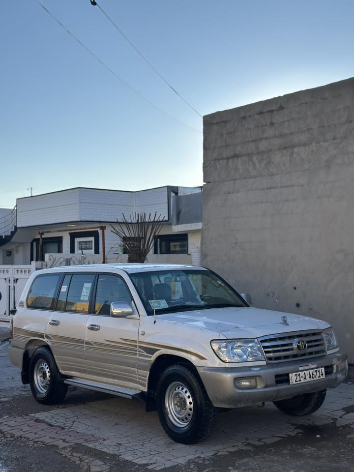 مۆنیکا ٢٠٠١ سێ ڕوبع
دەبل سپر 
ناو زەرد 
سەلاجە و مەرکەزی 
٤ تایە و ویلی ١٦ لۆکی بۆ بەستراوە 
رەقەم  تازە و ناوی لە حاسیبە نییە 
١ چەمەلەغی بۆیاخە لەسەر ساقی لەگەل پەڵەیەک سارد 
تەحویل گێر و مەکینە و ئەکسل بە شەرت 
ژ.م: ***********
