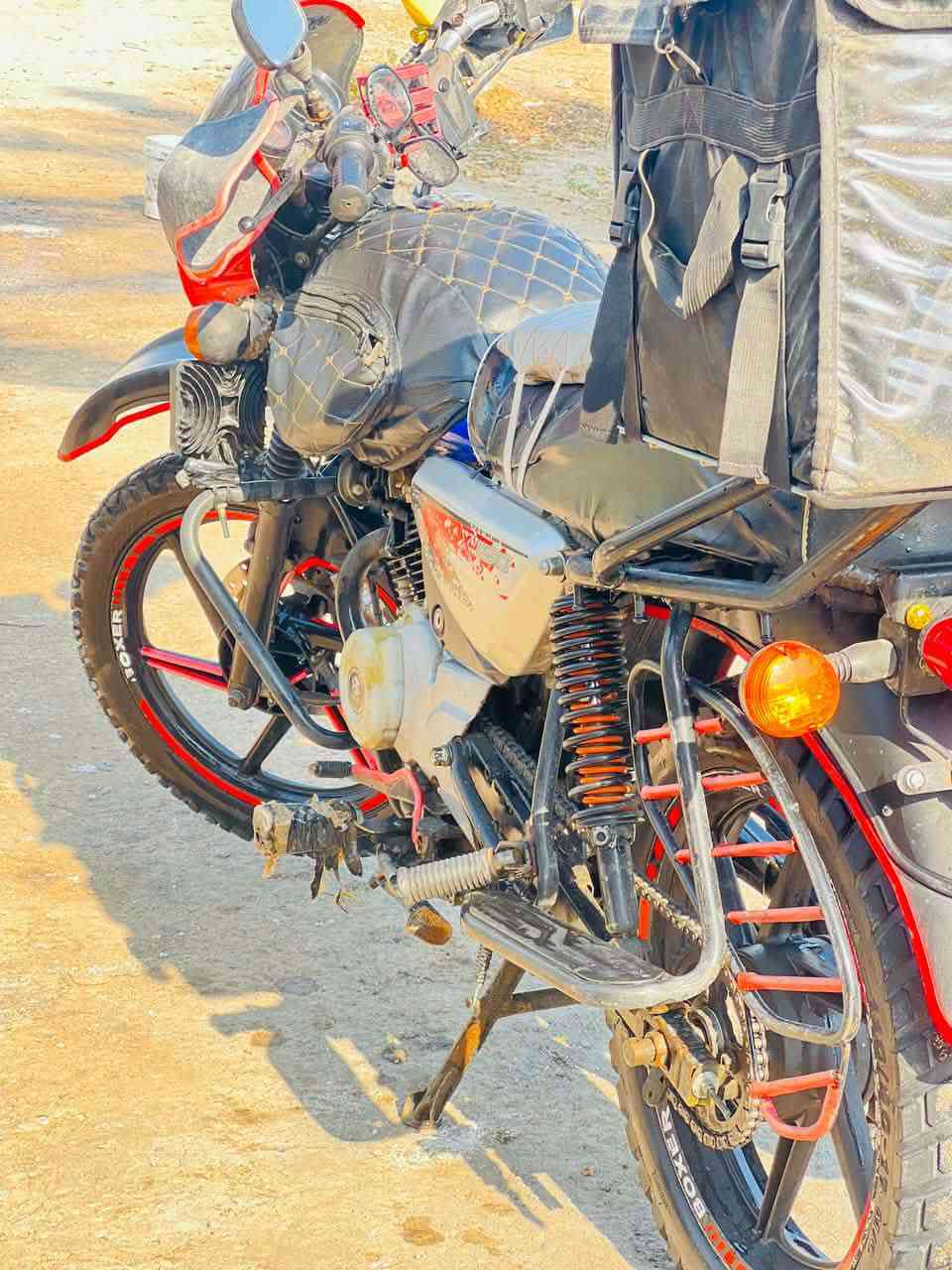 السلام عليكم
دراجه بوكسر للبيع
اوارق كامله
مفتوحه مره وحده 
السعر 850 وبيه مجال للاستفسار 
***********
