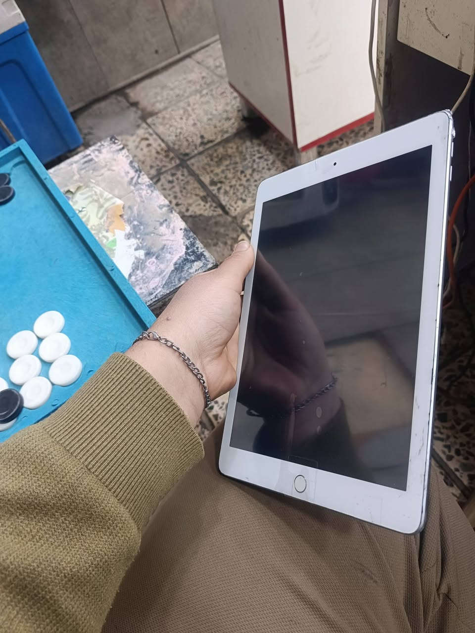 السلام عليكم شباب ايباد 6 كلش نضيف مبدل فقط گلاس مو شاشه ذاكره 128 كلش شغال مايصرف شحن كامره صوت كله شغال او 60 فريم يفيد للالعاب ويفيد للقرايه 
سعره قفل 110 مكاني بغداد مدينه الصدر قطاع 67 
***********
