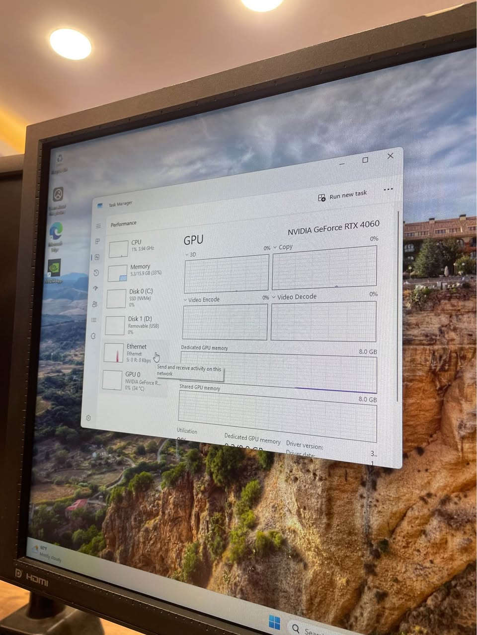 CPU : R5-5600X 
RAM :16GB 3600 LEXER 
HARD: 512GB SSD NVME 
COOLER -AIR COOLER 
MOTHERBOARD:MSI PRO B550 
GPU :RTX 4060 MSI VINTUS 
CASE : 4 FAN RGB 

680$ أربيل, العراق


**إذا كنت صاحب هذا الإعلان وتريد حذفه لأي سبب، رجاءا أرسل رسالة إلى الدعم الفني**