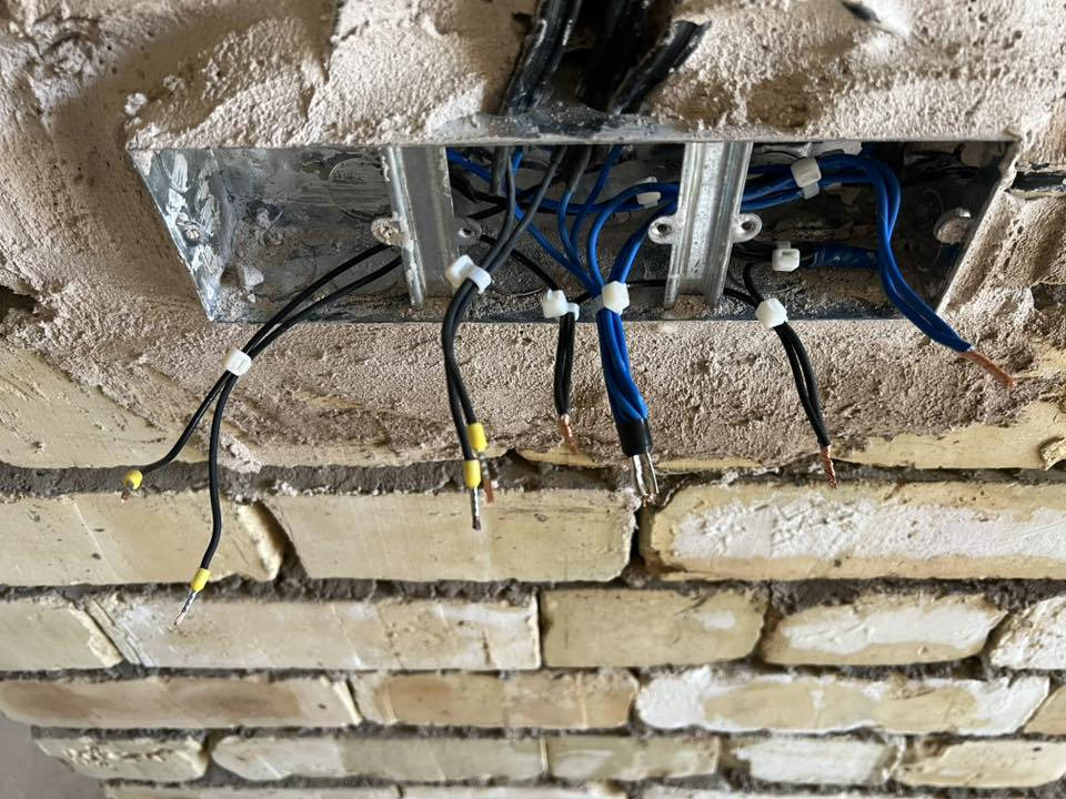 ⚡ كهربائي متخصص في بغداد ⚡
خدماتنا:
🔹 تأسيسات كهربائية (سيمنز – بوري)
🔹 صيانة وتشطيب بيوت 🏠
🔹 خبرة بأنظمة ATS 🔧

📲 للتواصل واتساب: ***********
📍 بغداد _ ابو غريب
