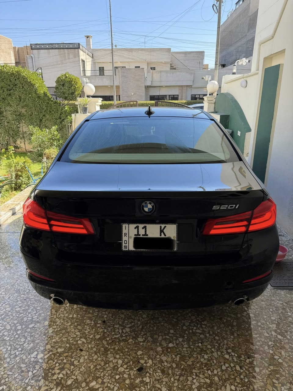 BMW 520i 2020 خليجي وكاله
استلام شركه العروش سيرفر كامل با شركه
فول مواصفات داخل ابيض وفتحه وكراسي كهرباء ومومري وبردات وتدفئة واستيرن كهرباء 
ماشيه 64 الف السياره جديده كلش
كفاله عامه من صبغ بارد وتبديل 
رقمها بغداد وباسمي عنواني المنصور
*********** 
سعر 27 الف وبيها مجال وماكو خليجي بهل سعر مكفول
