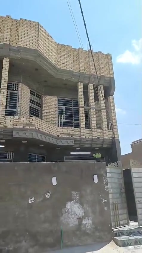 بيت ميه وستين متر بحي دجله شارع معرض لحره بيت ركن رقم لهاتف ***********
