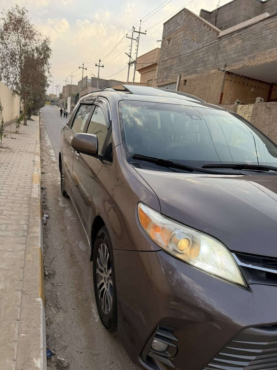 تويوتا سينا
تويوتا سينا ٢٠١٨ XLe فول مواصفات فتحة وبصمة وابواب كهرباء ، وداخل بيجي ، بدون ايرباك ،عداد ٣٠٠ رقم جديد ، تو ويل المرغوب ، جاهزة من كلشي صور التقرير مرفقة + بالعراق صار بيها حافظة البنيد والجاملغ فقط رش بدون داخل، صدر جديد ، وتخم تاير جديد ، وبيها كشن امامي اضافي يشيل نفرين والأصلي موجود ، السعر ١٨٥ ورقة 
***********
