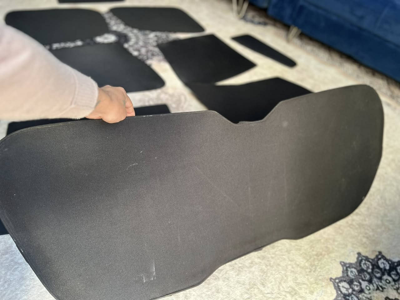 سلام عليكم بردات جوكر جميع الموديلات لاندكروز الاصليات 25 الف *********** بلااااش بس لان محتاج
