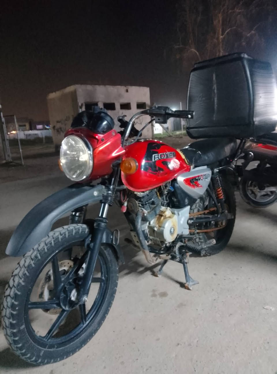 سلام عليكم بوكسر موديل 2021 ما بيه أوراق اكفله(سرقه وعشاير) دراجه حلوه مرتبه نقصه باتري فقط
سعر:650بيه مجال 
رقم:***********
