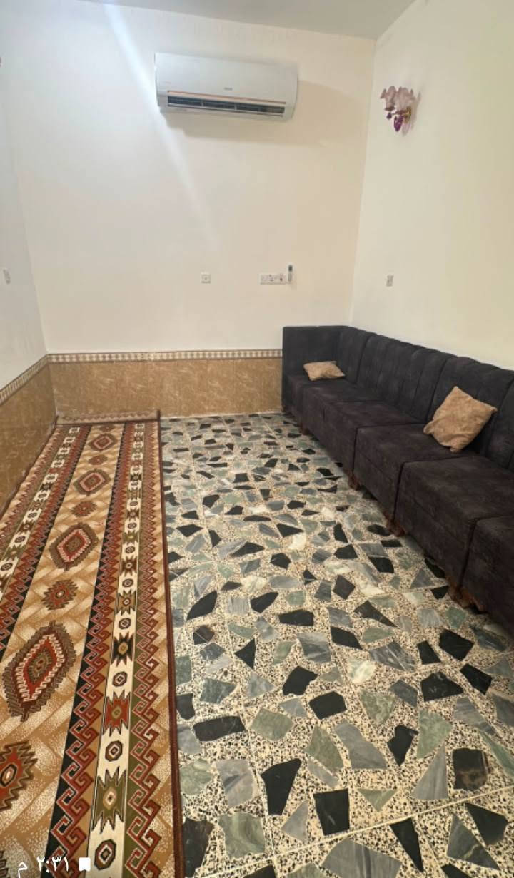*🏠 للبيع بيت طابو صرف 25 - الفجر / حي الجمعية*

🔹 *المساحة*: 110 متر مربع  بناء  حديث   
السطح   كونكريت   
🔹 *البناء*: طابق واحد + غرفة بالطابق الثاني 
البناء طابوق +كونكريت مسلح

🔹 *التفصال*: 
 صحيات خارجيه  
استقبال   
 مطبخ 
 صالة كبيرة   تحتوي  على  منور  +  حمام  داخلي     
درج   داخل الصاله   يوؤدي الى  غرفة  نوم   في الطابق  2   والسطح  

🔹 *السند*: طابو صرف 25

*📍 الموقع*  
- حي الجمعية - قضاء الفجر 
- قريب على الشارع العام الرئيسي 
- قريب على شارع 30  
- مقابيل بيت  
- الاخ  حجي احمد عكموش مالح 
- قرب بيت ابو بندر   الله يرحمه 
- منطقة هادئه  وجيران  محترمين   جدا 
-  ومتوفر  على كل الخدمات: 

📞 *للاستفسار والمعاينة*: ***********
ارفعو المنشور بكلمة يا الله

