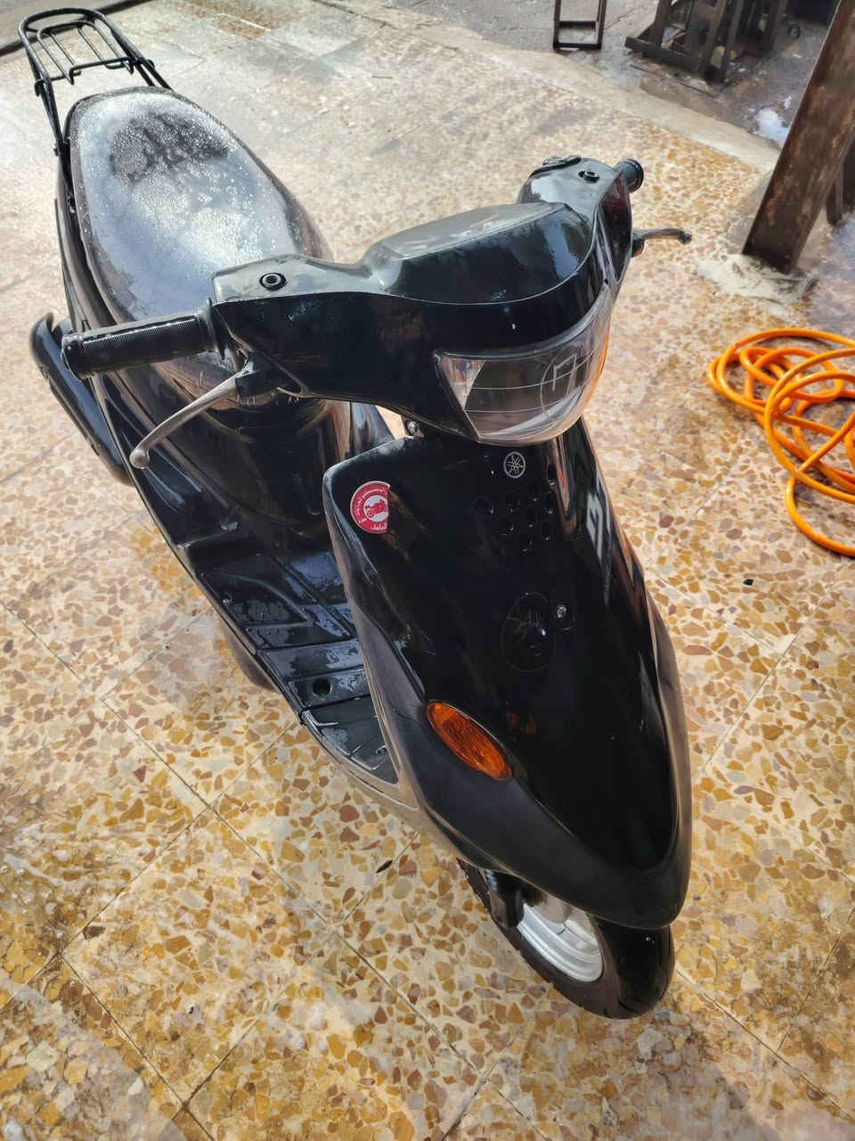 السلام عليكم ورحمة دراجه ياماها 9 زروف نضافه الدراجه 90%100( أوراق )نضافه المكينه 100%100 تفحصها بيدك أو تاخدها لمصلح شغاله أضويه بس سلف وهورن عوزهم باتري سعر 525 وبيها مجال للشراي للستفسار***********
