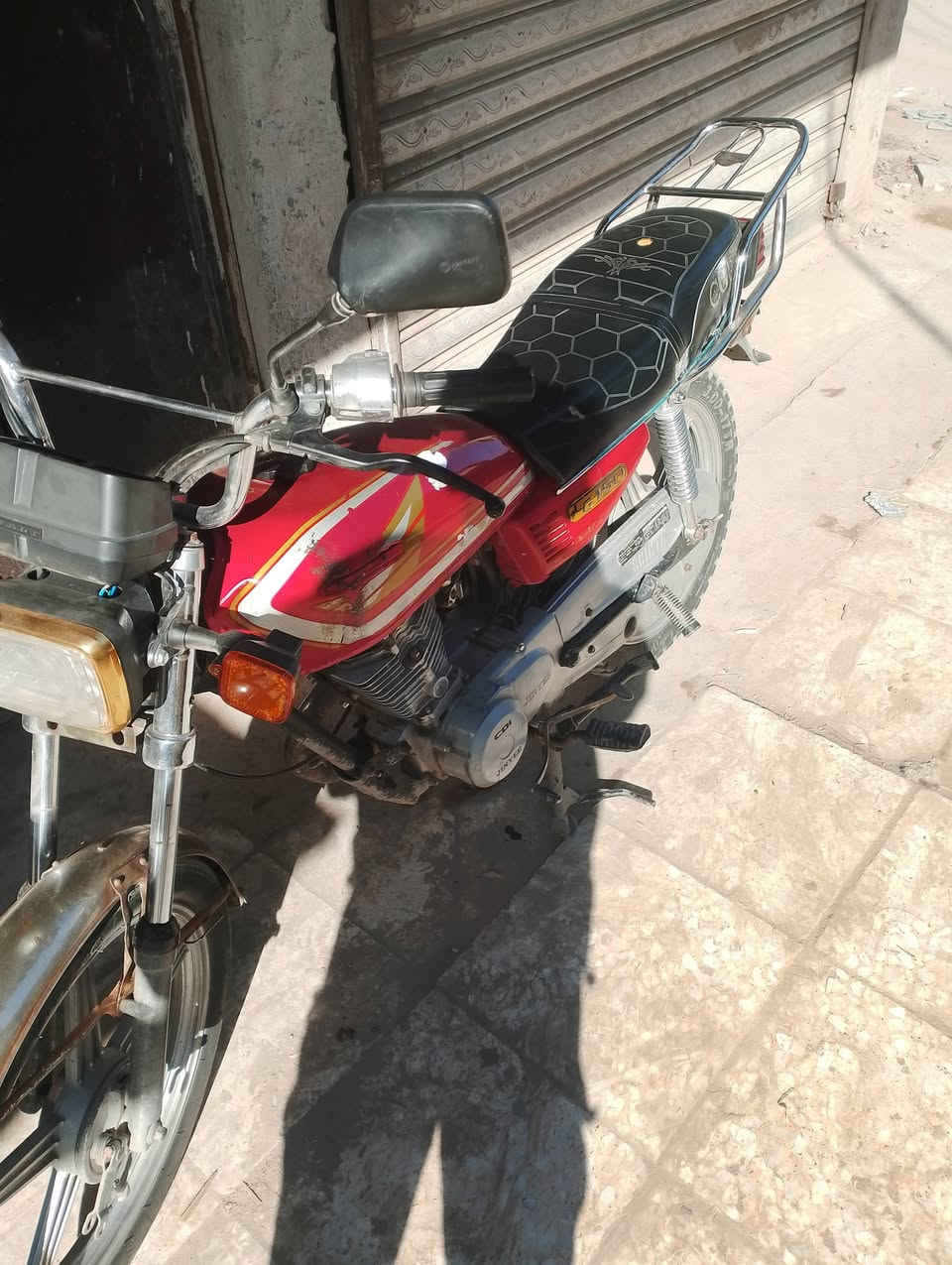 سلام عليكم درجة ايران اربعه كير موديل19 البيع درجة خير من الله كهربائيّت كله شغاله درجة لا تبخر ولا تنقص سعر الدرجه 400 الف وبيه مجال رقم الهاتف *********** ملاحضه الدرجه اصوليه وبيه اوراق
