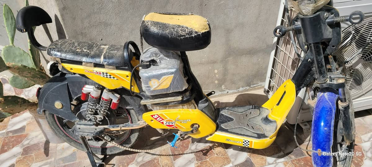 السلام عليكم بايسكل شحن للبيع بس نقص سلة شغال كلشي مابي بطاريات مفولة سعر 175بي مجال مكاني خلف كلية بلاد الرافدين واتساب ***********
