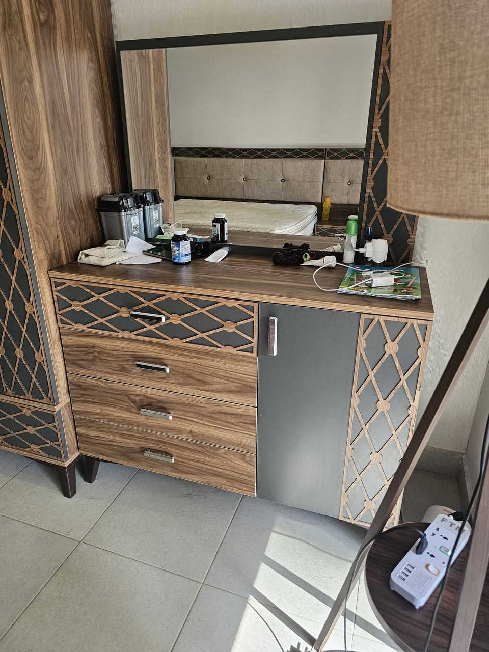 غرفه نوم نفرين تركي 8 قطع بدون دوشك نضيفه جدا 

*********** ***********
