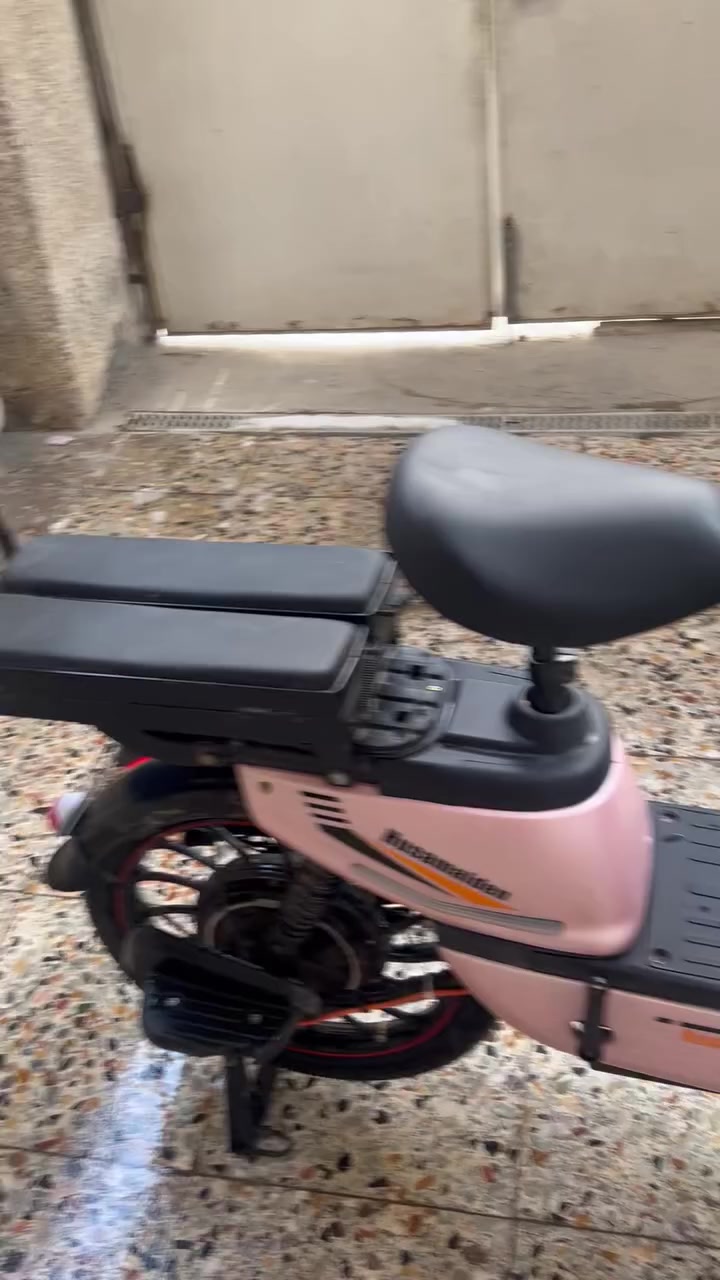 اخوان دراجه شحن بطاريات جدد مرتبه مكاني العبيدي حي 
الرئاسه سعر300 وبيه مجال حق الجية 
***********
